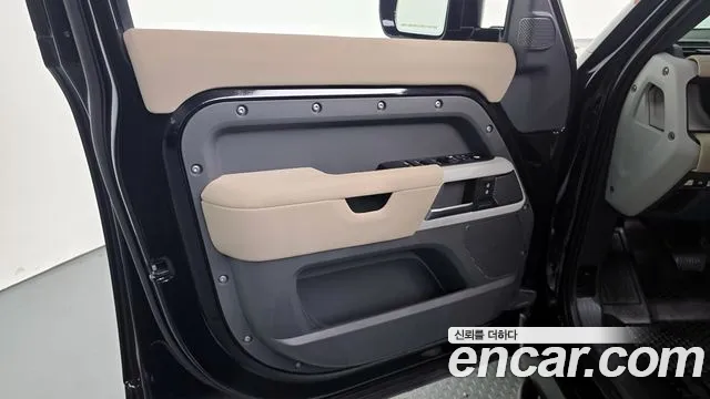 Land Rover Defender 2022 — фото 14