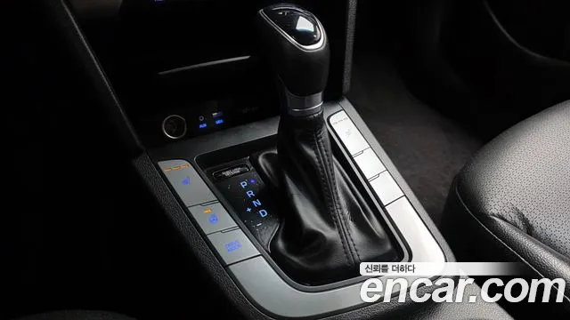Hyundai AVANTE 2016 — фото 9
