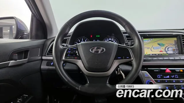 Hyundai AVANTE 2016 — фото 13