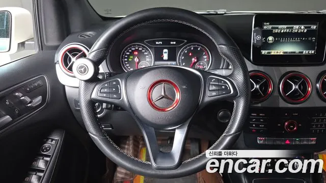 Mercedes-Benz B-Class 2018 — фото 11