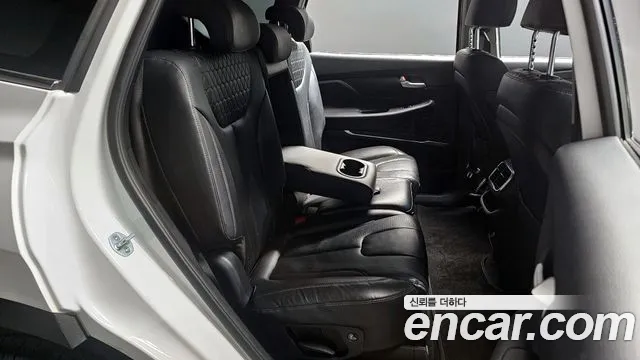 Hyundai Santafe 2019 — фото 18