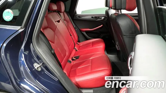 Porsche Macan 2017 — фото 11