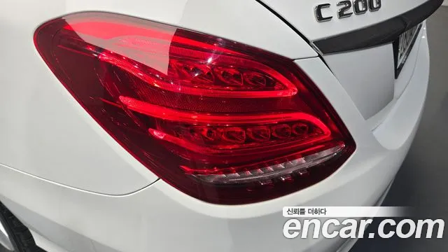 Mercedes-Benz C-Class 2018 — фото 9