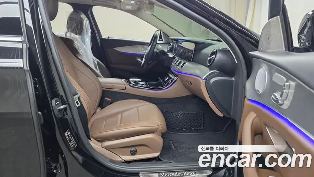Mercedes-Benz E-Class 2020 — фото 11