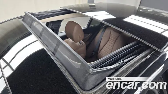 Mercedes-Benz E-Class 2020 — фото 19