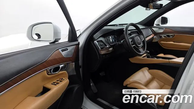 Volvo XC90 2017 — фото 10
