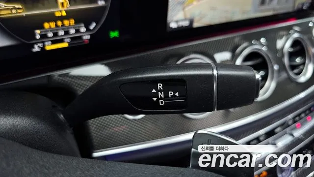 Mercedes-Benz E-Class 2019 — фото 12