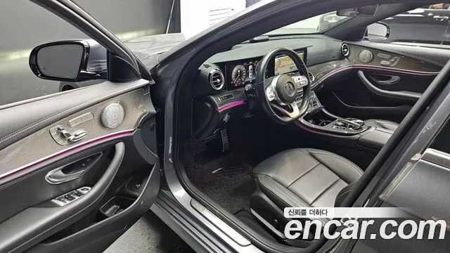 Mercedes-Benz E-Class 2019 — фото 13