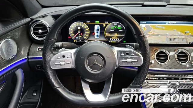 Mercedes-Benz E-Class 2019 — фото 18