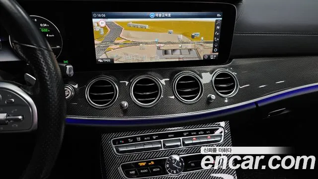 Mercedes-Benz E-Class 2019 — фото 19