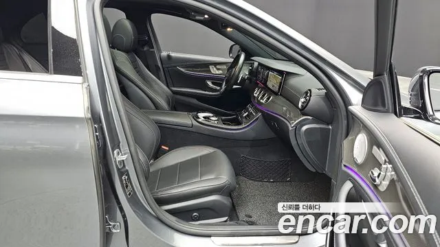 Mercedes-Benz E-Class 2019 — фото 16