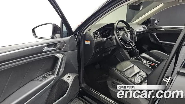 Volkswagen Tiguan 2018 — фото 11