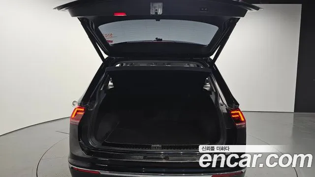 Volkswagen Tiguan 2018 — фото 20