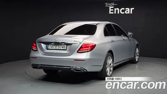Mercedes-Benz E-Class 2017 — фото 2