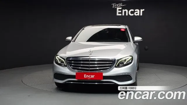 Mercedes-Benz E-Class 2017 — фото 3