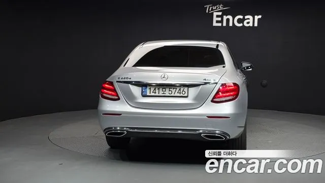 Mercedes-Benz E-Class 2017 — фото 4