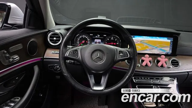 Mercedes-Benz E-Class 2017 — фото 13