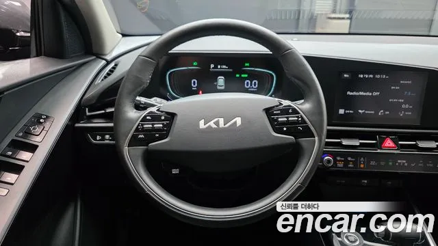 Kia Niro 2022 — фото 13