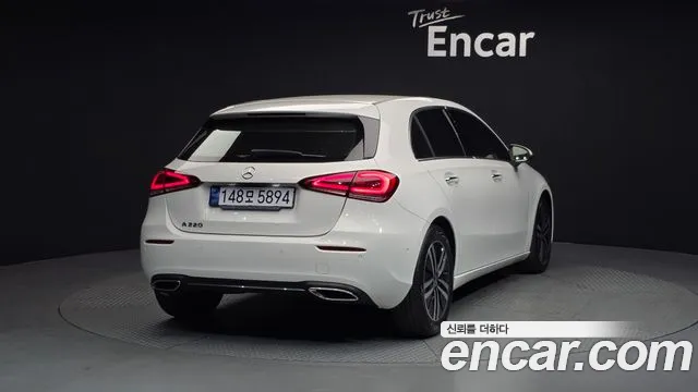 Mercedes-Benz A-Class 2022 — фото 2