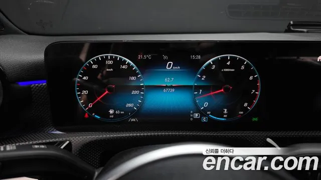Mercedes-Benz A-Class 2022 — фото 11