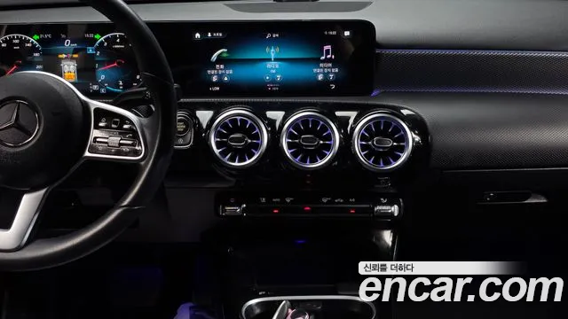 Mercedes-Benz A-Class 2022 — фото 18
