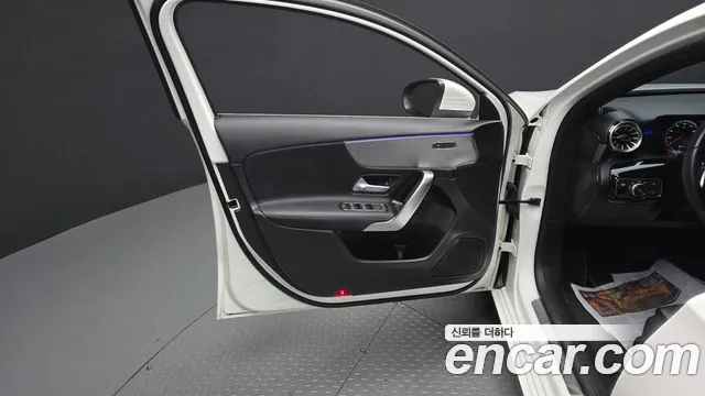 Mercedes-Benz A-Class 2022 — фото 14