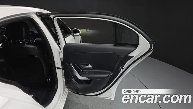 Mercedes-Benz A-Class 2022 — фото 15