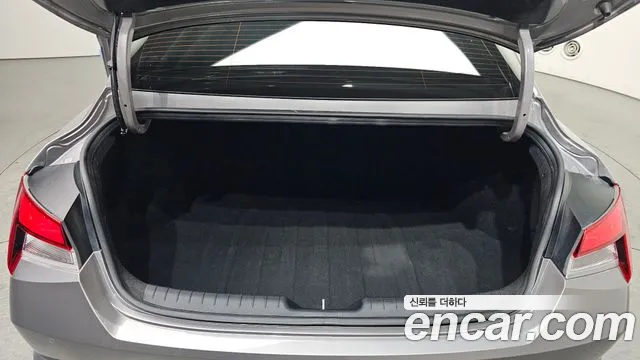Hyundai AVANTE 2021 — фото 20