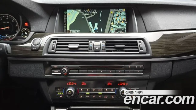 BMW 5-Series 2015 — фото 14