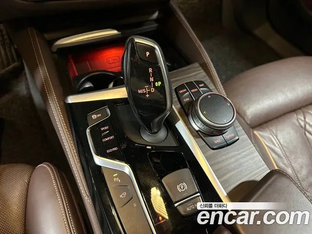 BMW 5-Series 2018 — фото 10
