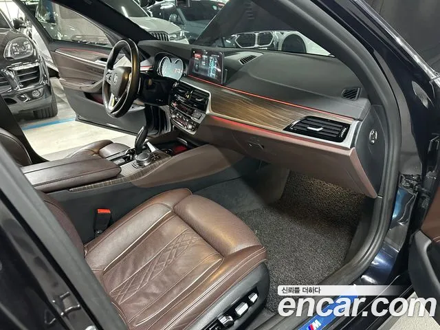 BMW 5-Series 2018 — фото 15