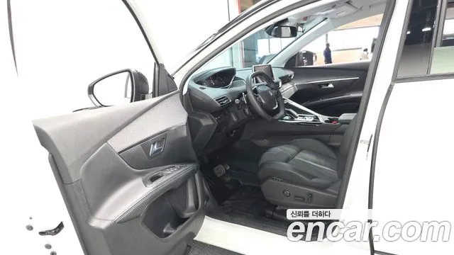 Peugeot 5008 2022 — фото 13