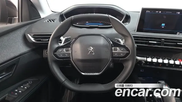 Peugeot 5008 2022 — фото 19