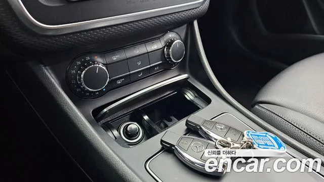 Mercedes-Benz A-Class 2017 — фото 18