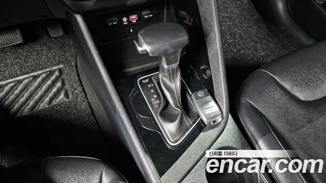 Kia Niro 2017 — фото 9