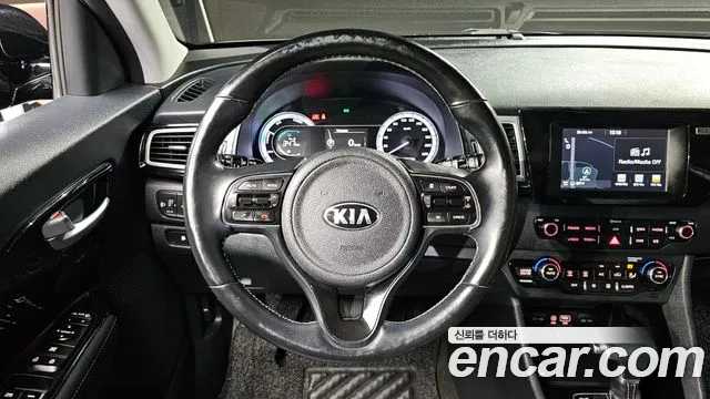 Kia Niro 2017 — фото 15