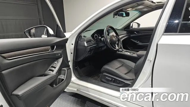 Honda Accord 2019 — фото 13