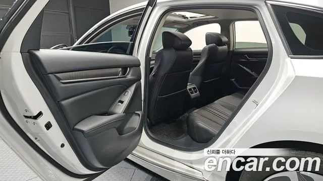 Honda Accord 2019 — фото 18