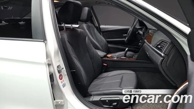 BMW 3-Series 2015 — фото 11