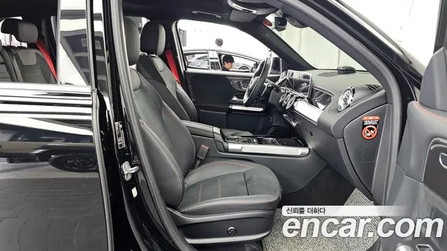 Mercedes-Benz GLB-Class 2024 — фото 17