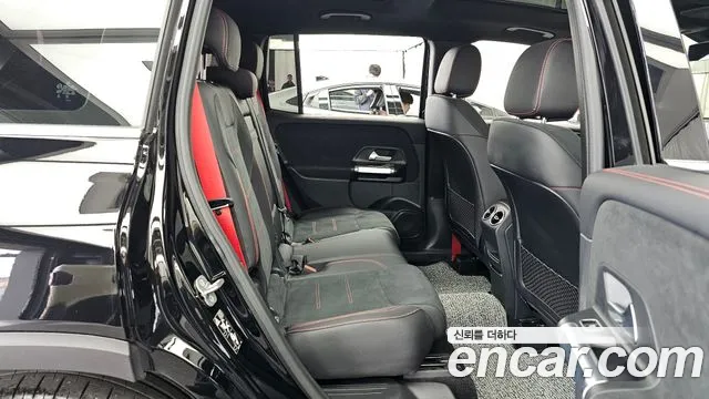 Mercedes-Benz GLB-Class 2024 — фото 18