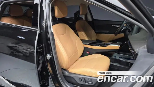 Kia EV6 2023 — фото 18