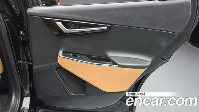 Kia EV6 2023 — фото 14