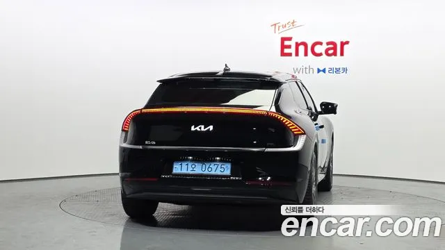 Kia EV6 2023 — фото 4