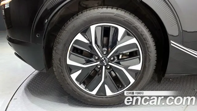 Kia EV6 2023 — фото 5