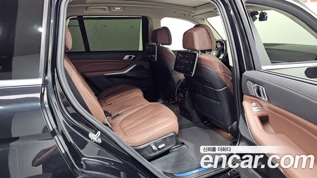 BMW X7 2022 — фото 12