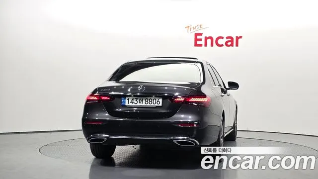 Mercedes-Benz E-Class 2021 — фото 4