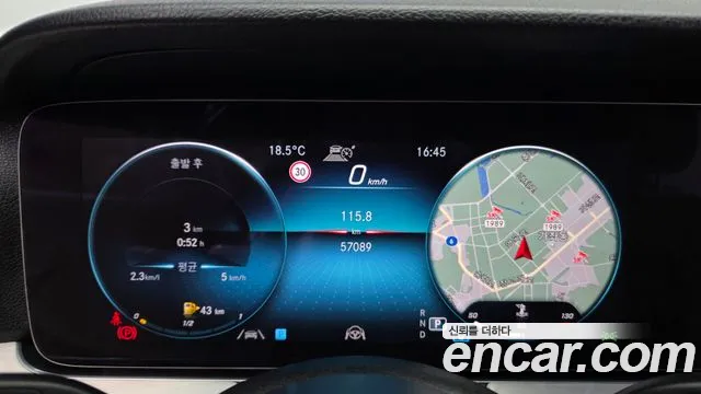 Mercedes-Benz E-Class 2021 — фото 11