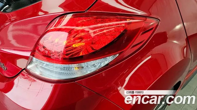 Hyundai Veloster 2015 — фото 9