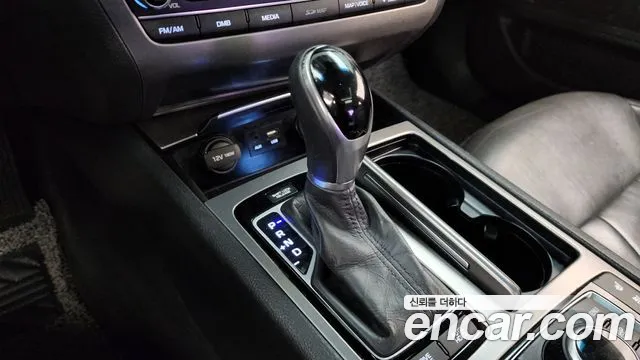 Hyundai Genesis 2015 — фото 12